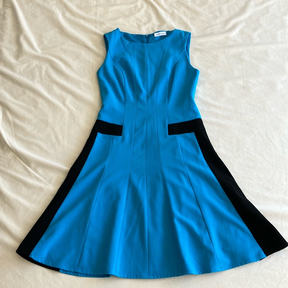 Elegant Blue and Black Sleeveless Dress